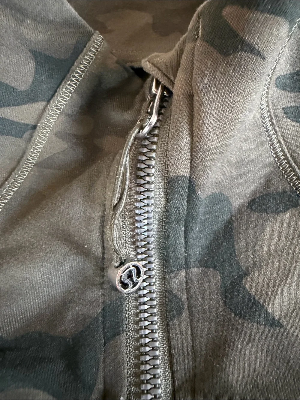 Define Jacket Camouflage Zip-Front - Olive Size 6